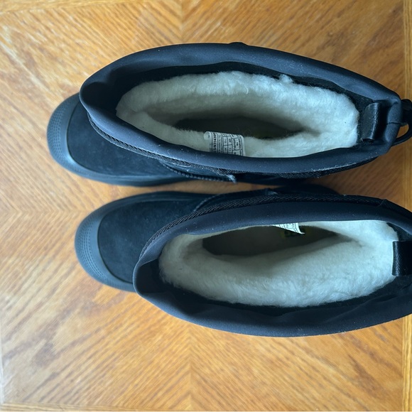 UGG Men's Black and Gray Snow Boots - Picture 3 of 6